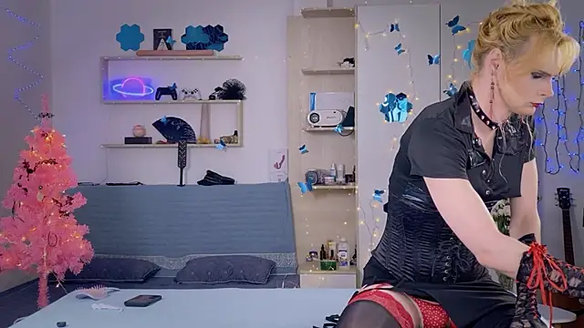 LolaSpaisTS online show from 10, 1, 2026