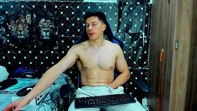 javiersexymann online show from 3, 5, 2026