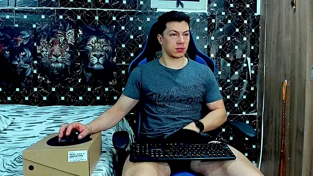 javiersexymann online show from 6, 8, 2026