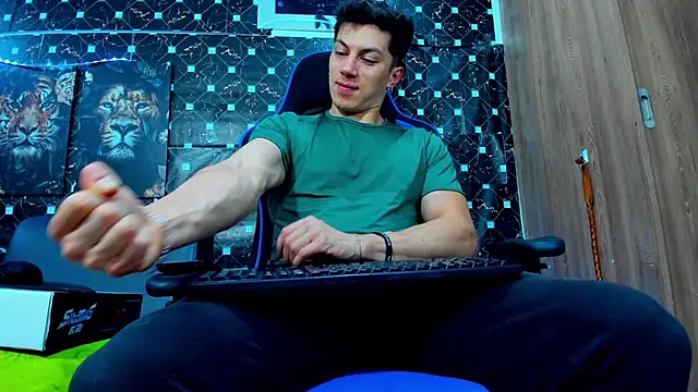 javiersexymann online show from 9, 9, 2025