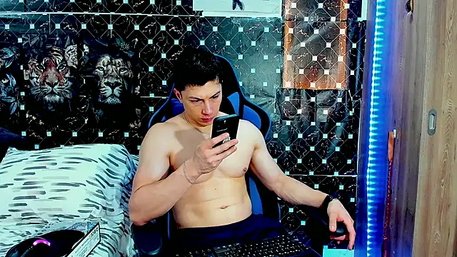 javiersexymann online show from 8, 7, 2026