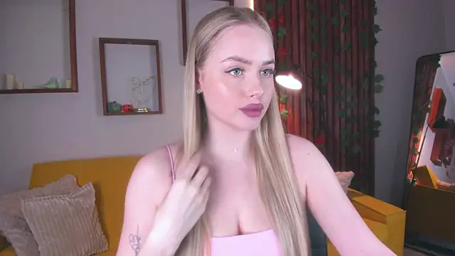 Snapshot of AvroraGoldie chatting on 26, 11, 2025 AvroraGoldie online show from 26, 11, 2025