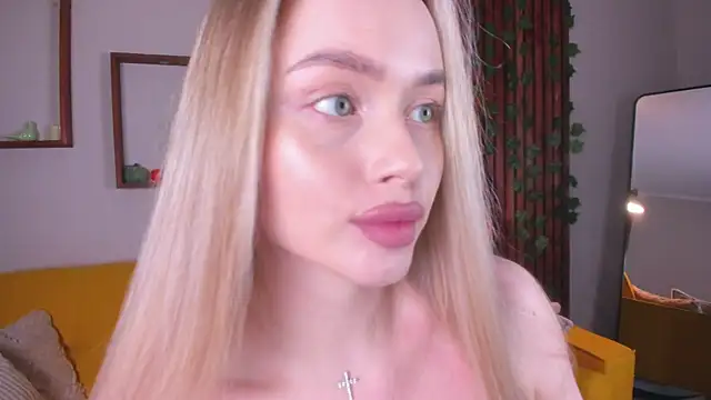 Snapshot of AvroraGoldie chatting on 2, 12, 2025 AvroraGoldie online show from 2, 12, 2025