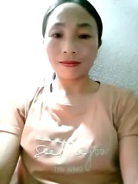 lucybaby00 online show from 5, 11, 2025