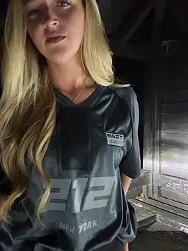 emilypeperoni online show from 4, 8, 2026