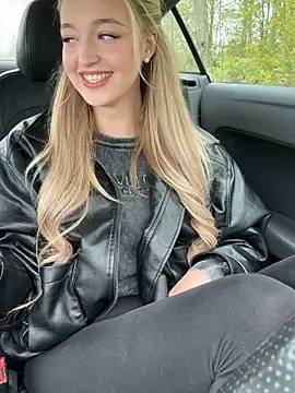 emilypeperoni online show from 13, 4, 2026