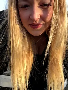 emilypeperoni online show from 9, 2, 2026