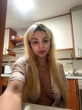 Snapshot of NoeliaGarcia17 chatting on 11, 10, 2025 NoeliaGarcia17 online show from 11, 10, 2025