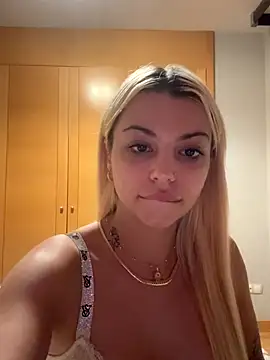 Snapshot of NoeliaGarcia17 chatting on 19, 9, 2025 NoeliaGarcia17 online show from 19, 9, 2025