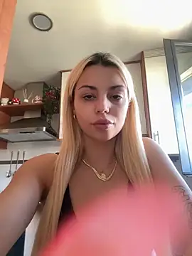 Snapshot of NoeliaGarcia17 chatting on 1, 10, 2025 NoeliaGarcia17 online show from 1, 10, 2025