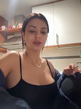 Snapshot of NoeliaGarcia17 chatting on 21, 10, 2025 NoeliaGarcia17 online show from 21, 10, 2025