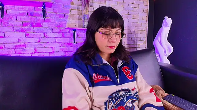 kitty malach online show from 14, 4, 2026