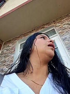 Eiimy pretty online show from 7, 11, 2025