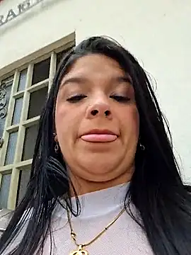 Eiimy pretty online show from 4, 10, 2025