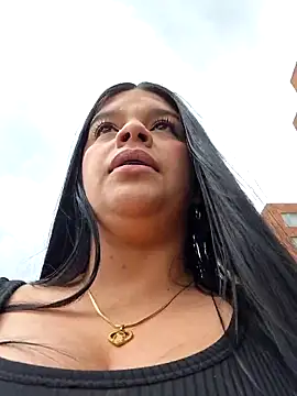 Eiimy pretty online show from 28, 9, 2025