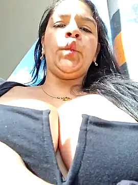 Eiimy pretty online show from 10, 9, 2025