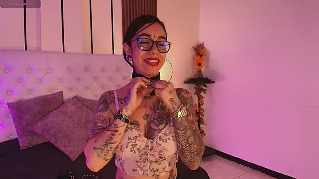 ViolettaAlemida online show from 7, 1, 2026