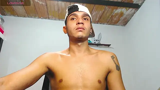 Angel latinboy online show from 13, 1, 2026