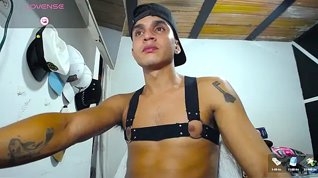 Angel latinboy online show from 27, 2, 2025