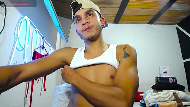 Angel latinboy online show from 12, 3, 2025