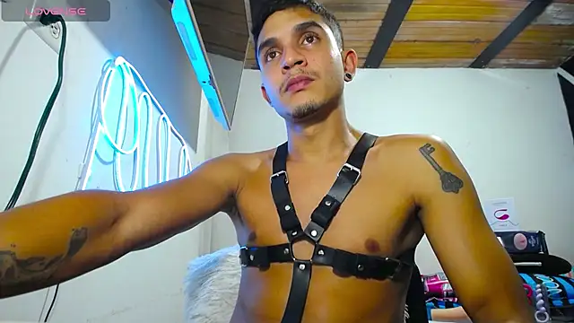 Angel latinboy online show from 13, 3, 2025