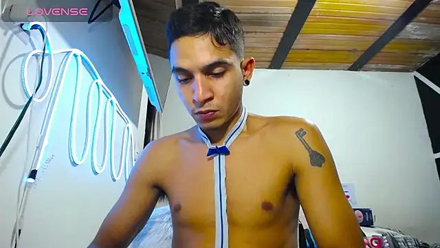 Angel latinboy online show from 3, 3, 2025