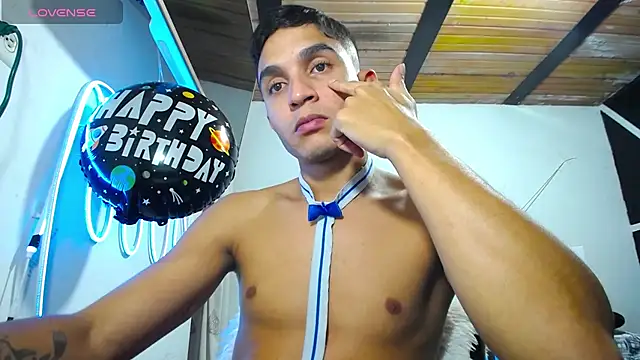 Angel latinboy online show from 17, 3, 2025