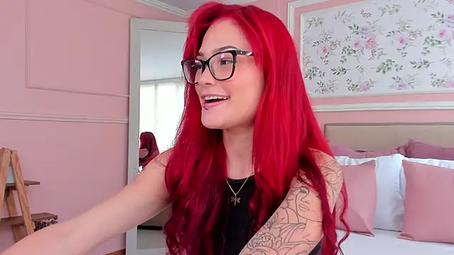 mae lyra online show from 20, 4, 2026