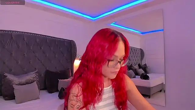 Snapshot of mae_lyra chatting on 17, 7, 2026 mae lyra online show from 17, 7, 2026