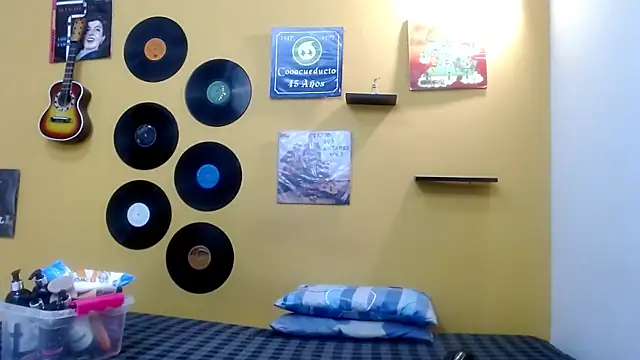 skinnyverus18 online show from 10, 4, 2026