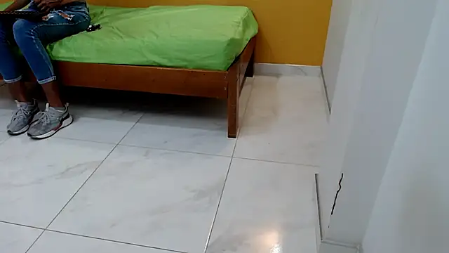 skinnyverus18 online show from 28, 2, 2026