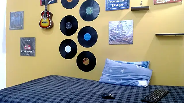 skinnyverus18 online show from 8, 4, 2026