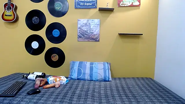 skinnyverus18 online show from 3, 4, 2026