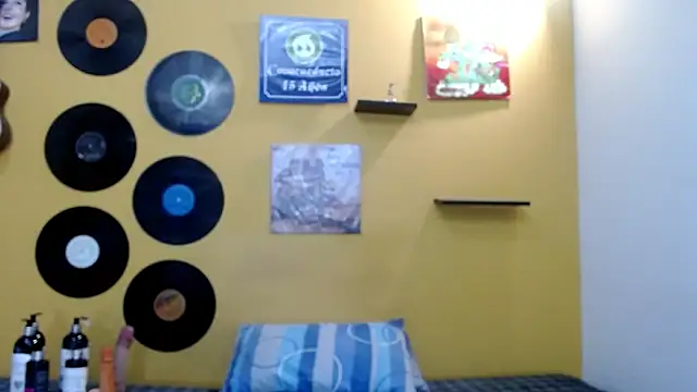 skinnyverus18 online show from 7, 4, 2026