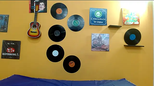 skinnyverus18 online show from 30, 11, 2025