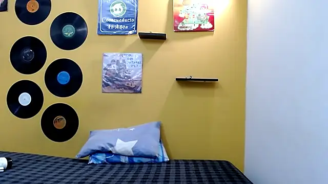 skinnyverus18 online show from 16, 3, 2026