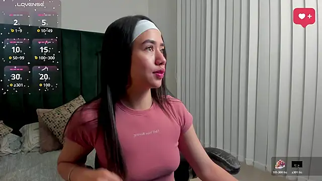 SaraWagner  online show from 8, 4, 2026