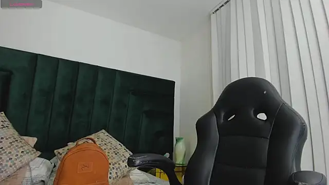 SaraWagner  online show from 20, 10, 2025