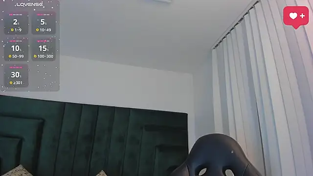 SaraWagner  online show from 23, 10, 2025