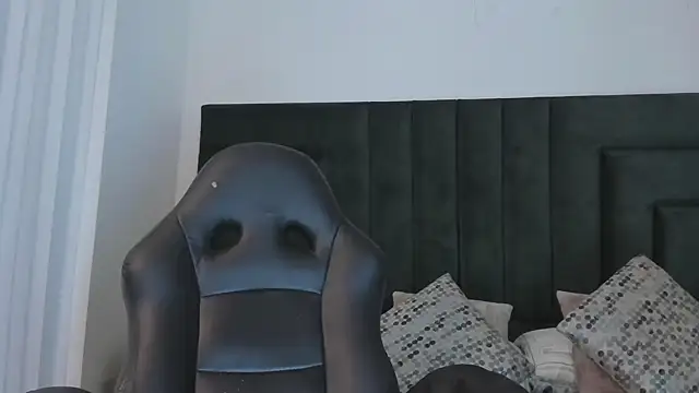 SaraWagner  online show from 20, 12, 2025