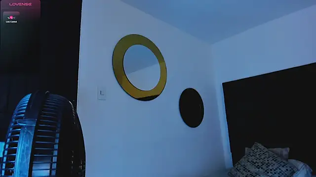 SaraWagner  online show from 12, 10, 2025