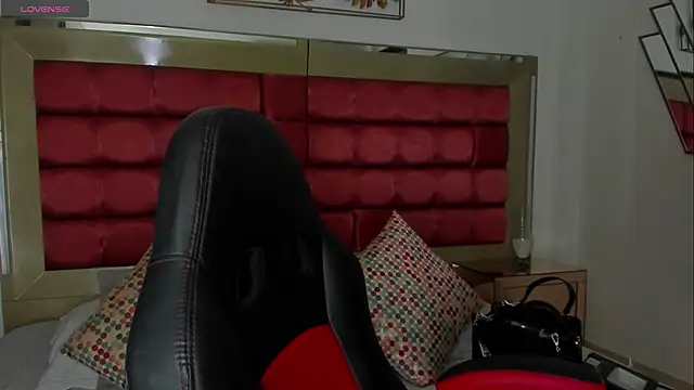 SaraWagner  online show from 10, 2, 2026