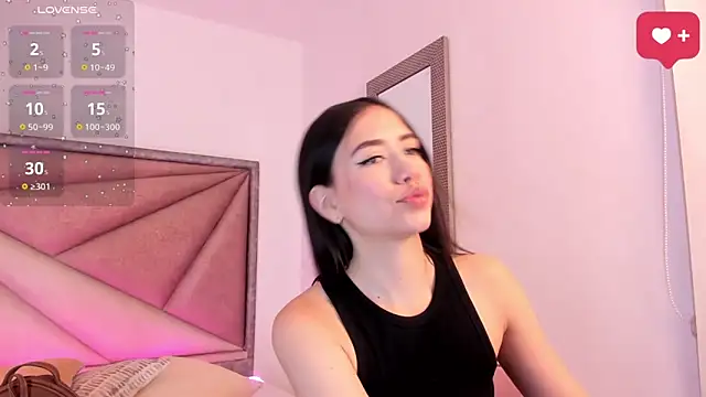 SaraWagner  online show from 30, 10, 2025