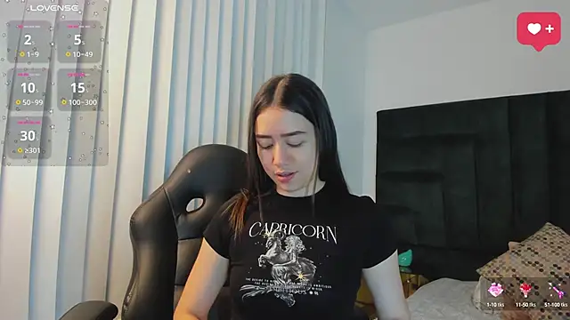 SaraWagner  online show from 29, 9, 2025