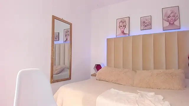 Miacorner  online show from 10, 10, 2025