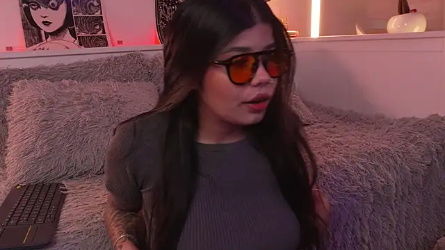 sophieee art online show from 10, 4, 2026