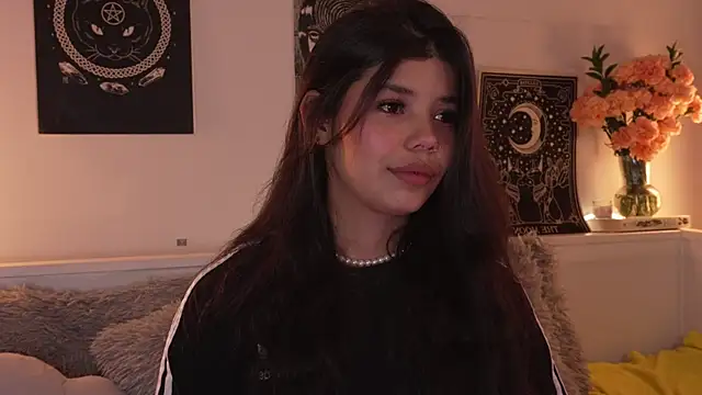 sophieee art online show from 19, 10, 2025