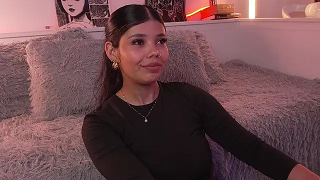 sophieee art online show from 20, 4, 2026