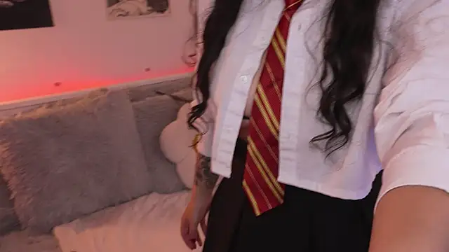 sophieee art online show from 25, 10, 2025