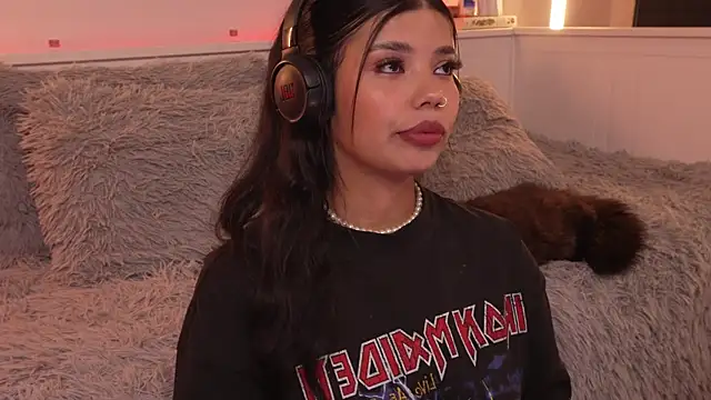 sophieee art online show from 9, 1, 2026